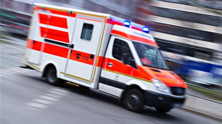 Eine 68-jährige Radfahrerin ist in Bremen von einem Auto erfasst und überrollt worden. Symbolfoto: dpa