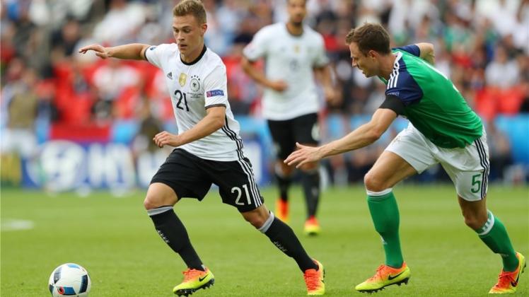 Aktivposten: Joshua Kimmich (l.) gab ein starkes EM-Debüt für Deutschland gegen Nordirland. 