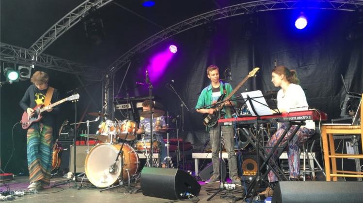 Die Band Soundscape hat das Delmenhorster Stadtfest am Marktplatz eröffnet. 