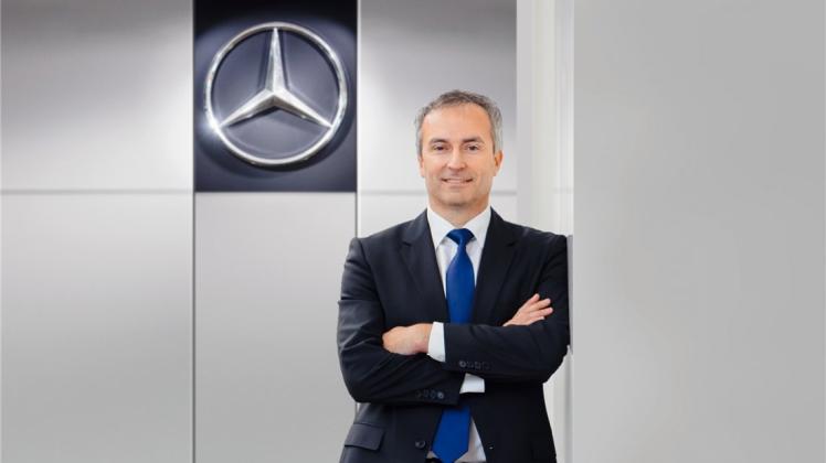 Der jetzige Standortverantwortliche Peter Theurer ist seit 2003 im Bremer Mercedes-Benz-Werk tätig. 