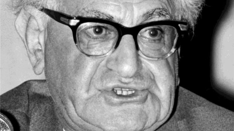 Der Richter und Staatsanwalt Fritz Bauer (1903–1968) war maßgeblich am Zustandekommen der Auschwitzprozesse in Frankfurt am Main (Hessen) beteiligt. 