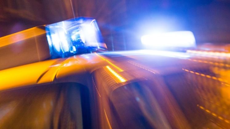 Zeugen meldeten der Polizei am Donnerstagabend einen Autofahrer, der aufgrund seiner auffälligen aggressiven Fahrweise in Prinzhöfte aufgefallen war.  Symbolfoto: Michael Gründel