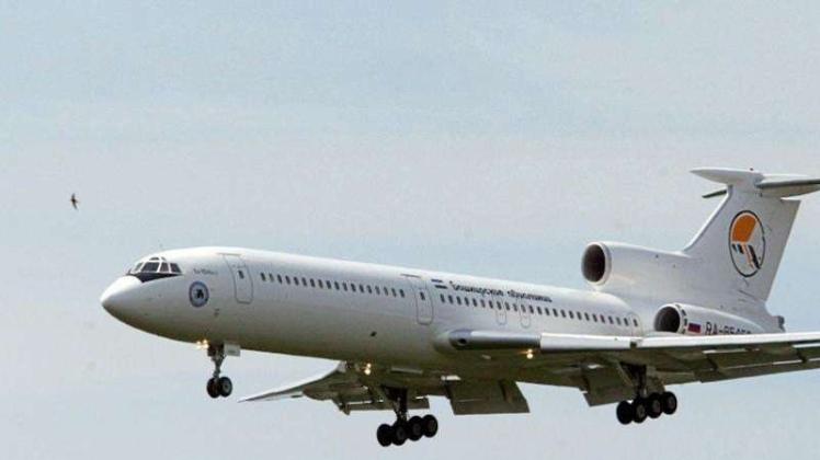 Ein russisches Flugzeug mit einem Armeechor auf dem Weg nach Syrien ist über dem Schwarzen Meer abgestürzt. Ein russisches Flugzeug mit einem Armeechor auf dem Weg nach Syrien ist über dem Schwarzen Meer abgestürzt.