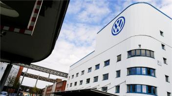 In der für VW düsteren Zeit gibt es ab und zu auch noch positive Nachrichten: so wie jetzt aktuell den Produktionsstart des VW Tiguan im Werk Osnabrück. 