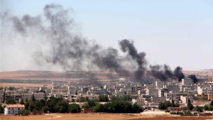 Im Kampf um die von der Terrormiliz Islamischer Staat (IS) beherrschte syrische Stadt Manbidsch sind kurdische Truppen am Samstag weiter in Richtung Stadtzentrum vorgedrungen. Symbolfoto: dpa Im Kampf um die von der Terrormiliz Islamischer Staat (IS) beherrschte syrische Stadt Manbidsch sind kurdische Truppen am Samstag weiter in Richtung Stadtzentrum vorgedrungen. Symbolfoto: dpa