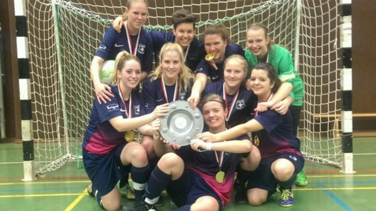Titelverteidigerinnen auf Bezirksebene: die Fußballerinnen des TV Jahn Delmenhorst II. Titelverteidigerinnen auf Bezirksebene: die Fußballerinnen des TV Jahn Delmenhorst II.