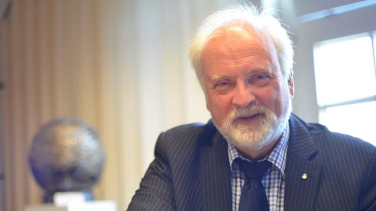 Rolf Schütze verabschiedet sich in den Ruhestand. In den 35 Jahren an der Spitze der VHS hat er die Erwachsenenbildung vor Ort maßgeblich geprägt. 
