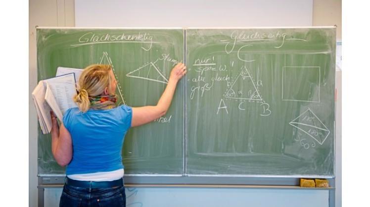 Gefragte Mathelehrer: Sieben von 16 offenen Lehrerstellen zum Start des Schuljahres 2016/2017 in Delmenhorst sind für Mathematik ausgeschrieben. Symbolfoto: dpa