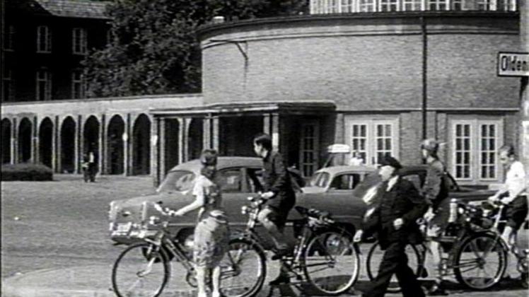 Eine Fahrradfahrt durch Delmenhorst in den 1950er Jahren. Fotos: Medienpädagogisches Zentrum Delmenhorst