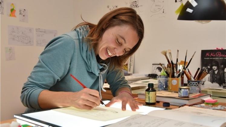 Anke Bär, Illustratorin aus Bremen, freut sich auf die besondere Auktion in der Städtischen Galerie Delmenhorst.

            
