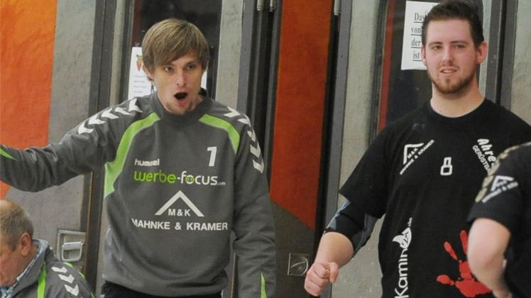 Bekommt sein Team den Schalter umgelegt? Hoykenkamps Spielertrainer Lennard Timmermann (links).