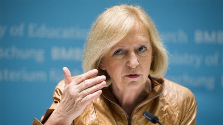 Bundesbildungsministerin Johanna Wanka ist an der Universität Osnabrück zu Gast. Bundesbildungsministerin Johanna Wanka ist an der Universität Osnabrück zu Gast.
