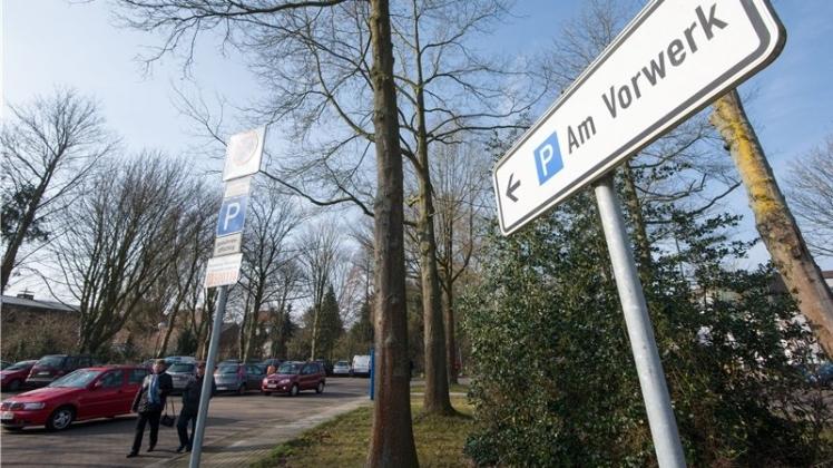 Ein neues Parkhaus am Vorwerk – das ist für viele Anwohner beim besten Willen nicht vorstellbar. Trotzdem will sich Stadtbaurätin Bianca Urban alle Optionen offen halten. Dafür erntet sie jetzt Kritik. Archivfoto: Andreas Nistler Ein neues Parkhaus am Vorwerk – das ist für viele Anwohner beim besten Willen nicht vorstellbar. Trotzdem will sich Stadtbaurätin Bianca Urban alle Optionen offen halten. Dafür erntet sie jetzt Kritik. Archivfoto: Andreas Nistler