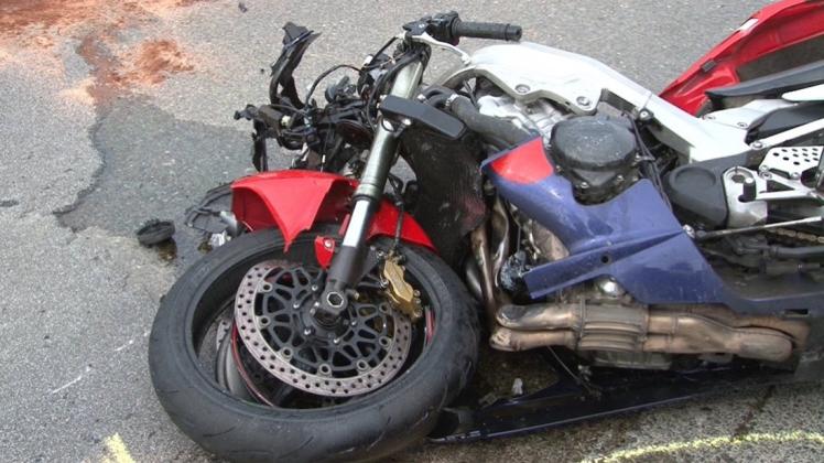 Eine 48-jährige Motorradfahrerin aus Weyhe verletzte sich bei einem Unfall ohne Fremdeinwirkung schwer. Symbolfoto: Nordwestmedia