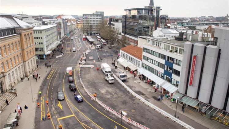 Bald Fußgängerzone? Die Ratsmehrheit will den Neumarkt zwischen Kollegienwall und Lyrastraße für Autos sperren. Archivfoto: Michael Gründel