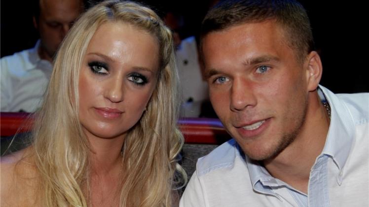 Fußballprofi Lukas Podolski  und seine Frau Monika Puchalski sind zum zweiten Mal Eltern geworden. 