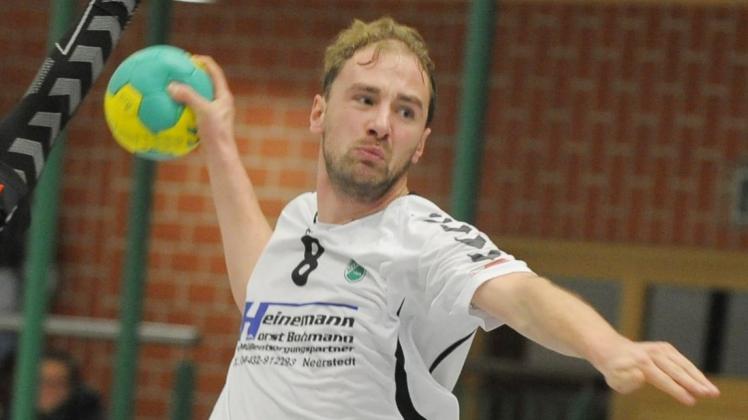 Die Handballer des TV Neerstedt II um Andre Schröder-Brockshus suchten nach einem neuen Trainer. 