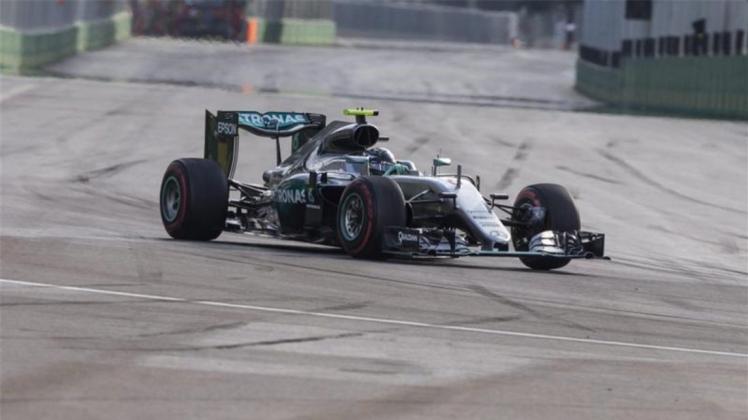 Nico Rosberg fährt in Baku zu einem ungefährdeten Sieg. 