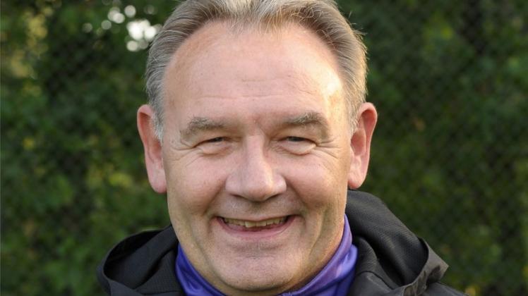 Freut sich auf die Saison 2016/2017: Claus-Dieter Meier, Trainer der Regionalliga-Fußballerinnen des TV Jahn Delmenhorst. 