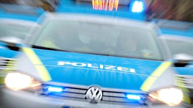 Dramatische Verfolgungsjagd: Die Polizei konnte in Seckenhausen drei flüchtige Personen festnehmen. Symbolfoto: dpa