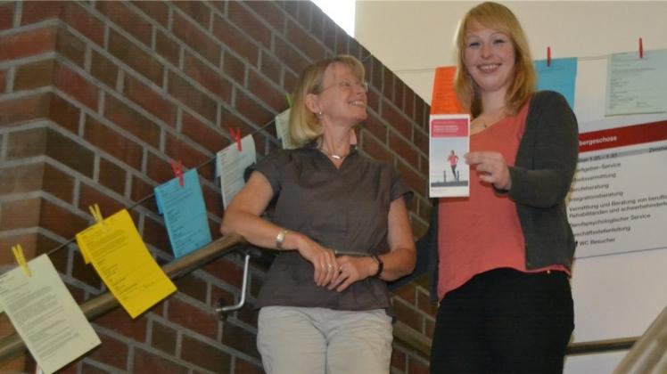 Christina Meybohm (links) berät ab sofort Frauen und Männer in Delmenhorst zum beruflichen Wiedereinstieg nach der Elternzeit. Heike Loers (rechts) ist die Beauftragte für Chancengleichheit am Arbeitsmarkt der Arbeitsagentur. Christina Meybohm (links) berät ab sofort Frauen und Männer in Delmenhorst zum beruflichen Wiedereinstieg nach der Elternzeit. Heike Loers (rechts) ist die Beauftragte für Chancengleichheit am Arbeitsmarkt der Arbeitsagentur.