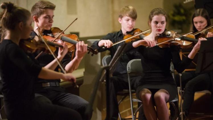 Das Jugend-Sinfonie-Orchester Bremen Nord spielte beim Neujahrskonzert der Ganderkeseer Stiftungen 2016 klassische, nordische und orientalische Musik. 