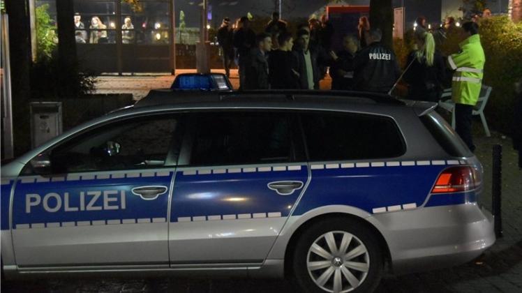 Polizeieinsatz nach Schlägerei am Bahnhof Ganderkesee am Dienstag: Am Tag danach reagieren viele Menschen besorgt. 
