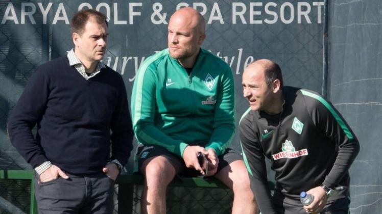 Hoffen auf bessere Zeiten in der Rückrunde: Werders Geschäftsführer Klaus Filbry, Direktor Sport Rouven Schröder und Trainer Viktor Skripnik (von links). Hoffen auf bessere Zeiten in der Rückrunde: Werders Geschäftsführer Klaus Filbry, Direktor Sport Rouven Schröder und Trainer Viktor Skripnik (von links).