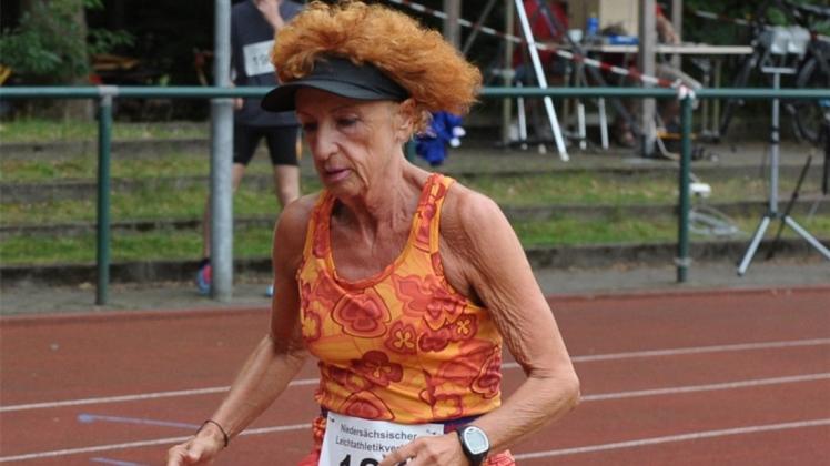 Die Delmenhorsterin Läuferin Gabriele Rost-Brasholz hat bei der Europameisterschaft der Senioren in Portugal im Team die Silbermedaille gewonnen. 
