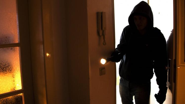 EInbrecher sind am vergangenen Wochenende in mehrere Wohnhäuser in Delmenhorst eingedrungen. Symbolfoto: imago/Jochen Tack EInbrecher sind am vergangenen Wochenende in mehrere Wohnhäuser in Delmenhorst eingedrungen. Symbolfoto: imago/Jochen Tack