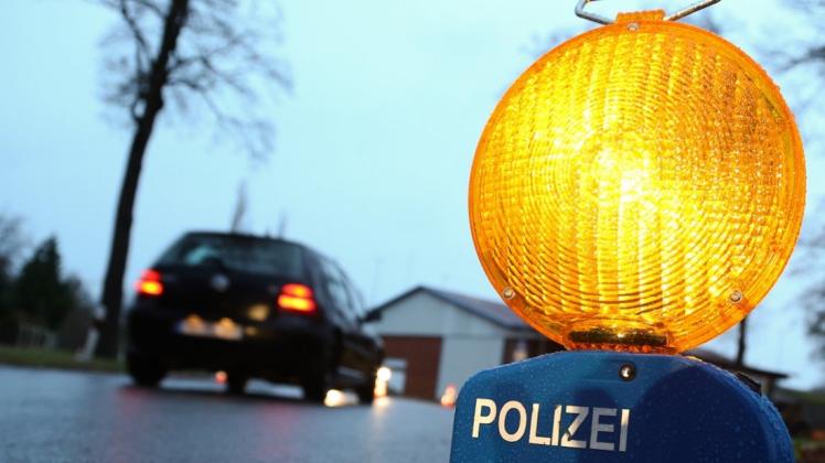 Bei einem Unfall in Prinzhöfte hat sich ein Autofahrer am Sonntagnachmittag schwer verletzt. Symbolfoto: Friso Gentsch/dpa Bei einem Unfall in Prinzhöfte hat sich ein Autofahrer am Sonntagnachmittag schwer verletzt. Symbolfoto: Friso Gentsch/dpa