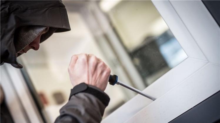 Unbekannte sind in der Nacht zu Montag in eine Firma in der Düngstruper Straße eingebrochen. Symbolfoto: dpa Unbekannte sind in der Nacht zu Montag in eine Firma in der Düngstruper Straße eingebrochen. Symbolfoto: dpa