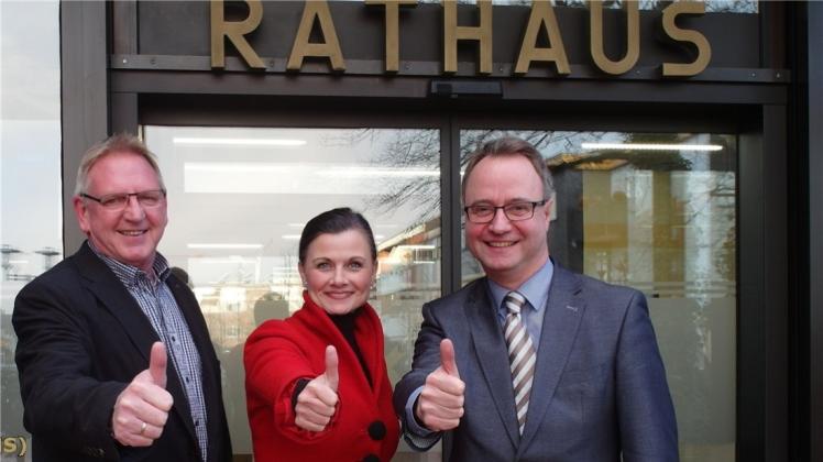 Über die Aufnahme in den Bundesverkehrswegeplan freuen sich Ortsvorsteher Josef Kramer (links), Gitta Connemann und Markus Honnigfort. 