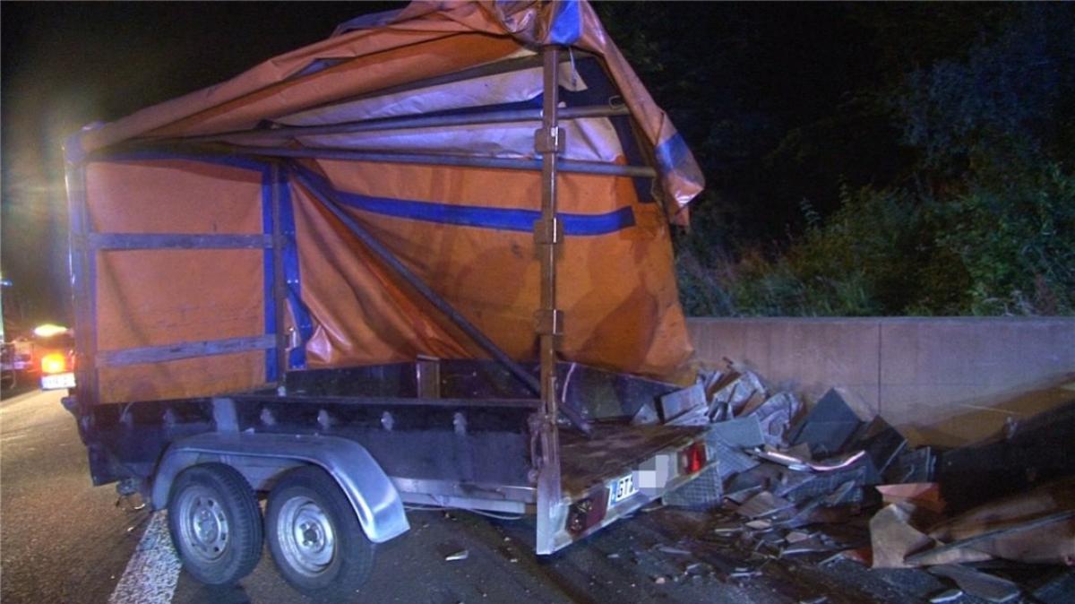 Unfall auf A 30: Anhänger verliert 1,5 Tonnen | NOZ