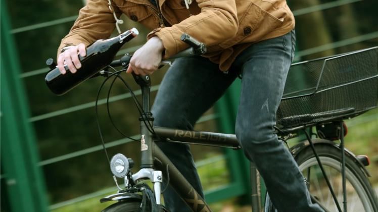Mit fast 2,3 Promille war ein Radfahrer am Dienstag auf einem gestohlenen Rad in Delmenhorst unterwegs. Symbolfoto: dpa