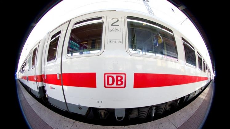 Die Bundespolizei Oldenburg ermittelt gegen einen mutmaßlichen Exhibitionisten, der auf der Fahrt von Hude nach Bremen eine 19-Jährige belästigt hat und ihr in einen weiteren Zug gefolgt ist. Symbolfoto: dpa