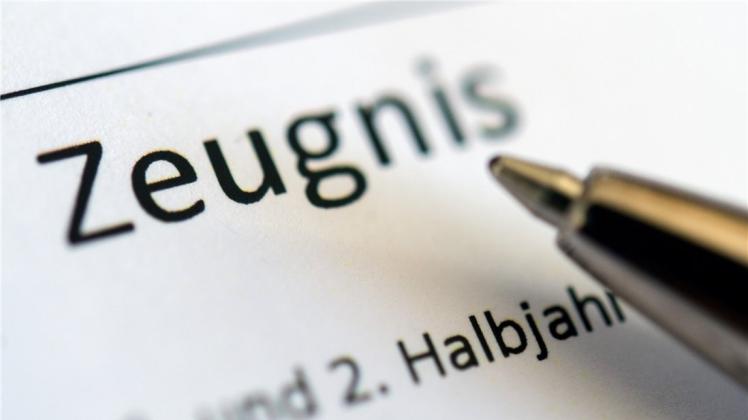 Eltern und Schüler können sich psychologischen Rat holen, wenn in Niedersachsen die Zeugnisse verteilt werden. Die Landesschulbehörde hat eine Hotline eingerichtet. Symbolfoto: dpa Eltern und Schüler können sich psychologischen Rat holen, wenn in Niedersachsen die Zeugnisse verteilt werden. Die Landesschulbehörde hat eine Hotline eingerichtet. Symbolfoto: dpa