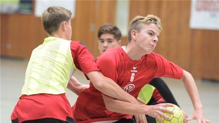 Er spielte seine Gegenspieler schwindelig: Malte Till (HSG am Ball). Er spielte seine Gegenspieler schwindelig: Malte Till (HSG am Ball).