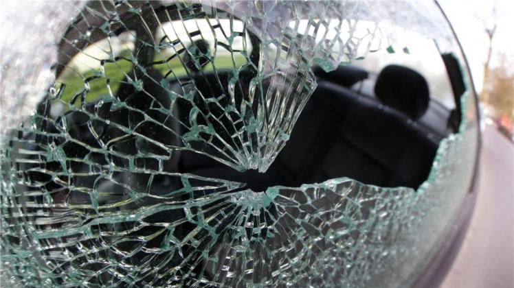 Ein aufmerksamer Zeuge hat in der Nacht zu Dienstag zwei mutmaßliche Autoknacker in Delmenhorst in die Flucht geschlagen. Symbolfoto: dpa Ein aufmerksamer Zeuge hat in der Nacht zu Dienstag zwei mutmaßliche Autoknacker in Delmenhorst in die Flucht geschlagen. Symbolfoto: dpa