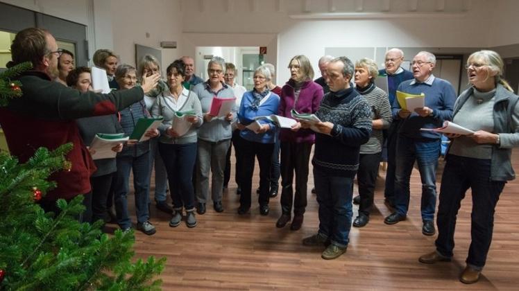 Das gemeinsame Singen besinnlicher Weihnachtslieder hat im Delmenhorster Krankenhaus eine lange Tradition. 