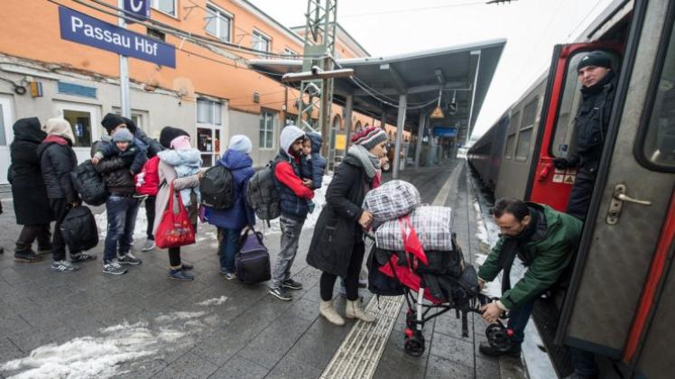 Flüchtlinge auf dem Passauer Hauptbahnhof. 
