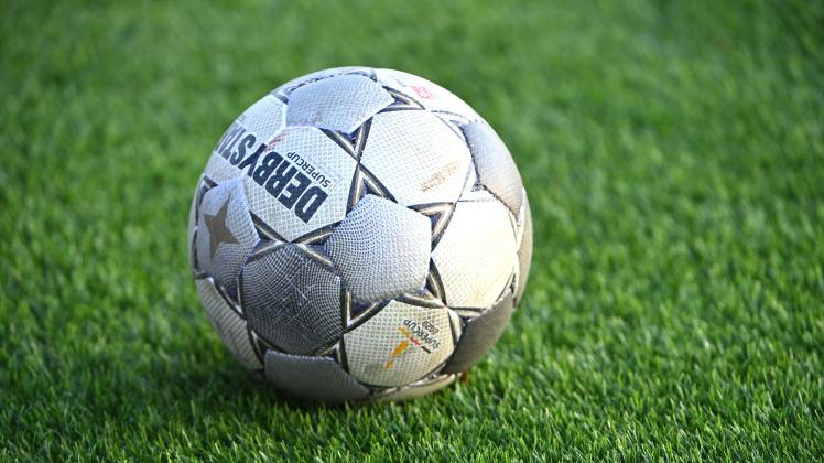  Fu�ball Oberliga Niedersachsen Fu�ball, Saison 2021/2022, Tus Bersenbr�ck - Hansa Friesyothe, Testspiel, 