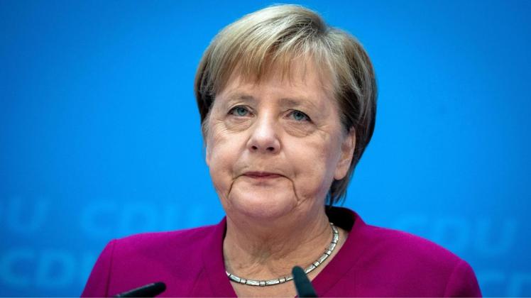 Kanzlerin Angela Merkel räumt Fehler im Umgang mit dem Fall des Verfassungsschutzpräsidenten Hans-Georg-Maaßen ein.
