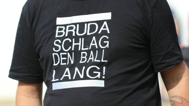Den Spruch von Eintracht Frankfurts Ante Rebic (in Kombination mit Kevin-Prince Boateng) ließ die Eintracht auf T-Shirts abdrucken. Foto: imago/Hartenfelser