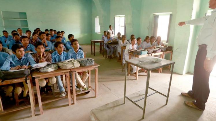 Das dramatische Ungleichgewicht der Geschlechter in der indischen Gesellschaft ist deutlich sichtbar in den Schulklassen. Hier sitzen wesentlich mehr Jungen als Mädchen.