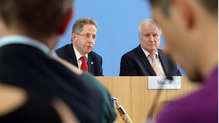 Hans-Georg Maaßen (links) wechselt ins Innenministerium von Horst Seehofer. Foto: dpa/Wolfgang Kumm