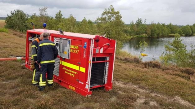 Die Berufsfeuerwehr Osnabrück verfügt über ein  "Hytrans Fire System". Hierbei handelt es sich um eine Hochleistungspumpe, die bis zu 8000 Liter Wasser pro Minute fördern kann. Foto: Jan Südmersen/Feuerwehr Osnabrück