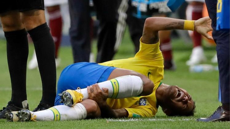 Eine Szene bei Brasiliens 2:0-Sieg über Mexiko im WM-Achtelfinale in Russland hatte Neymar weltweit zum Ziel von Hohn und Spott gemacht. Foto: dpa/Andre Penner