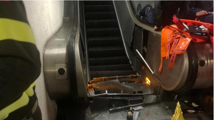 Beim Einsturz der Rolltreppe in einer Metrostation in Rom sind mehrere Menschen verletzt worden. Foto: Feuerwehr Vigili del Fuoco/dpa Beim Einsturz der Rolltreppe in einer Metrostation in Rom sind mehrere Menschen verletzt worden. Foto: Feuerwehr Vigili del Fuoco/dpa