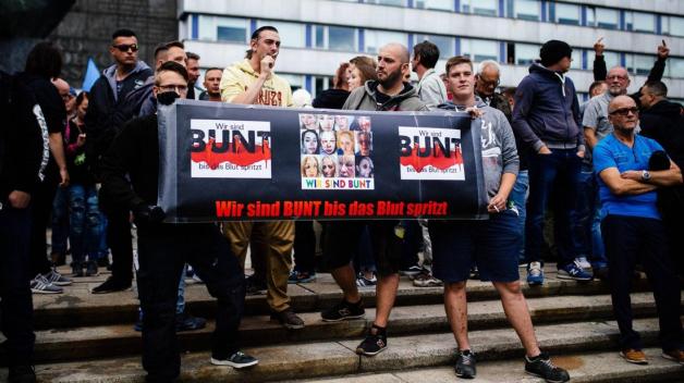 Bei der "Pro Chemnitz"-Veranstaltung am Montag gab es bereits Ausschreitungen. Dieses Mal hat die Polizei aufgestockt. Foto: imago/Michael Trammer Bei der "Pro Chemnitz"-Veranstaltung am Montag gab es bereits Ausschreitungen. Dieses Mal hat die Polizei aufgestockt. Foto: imago/Michael Trammer